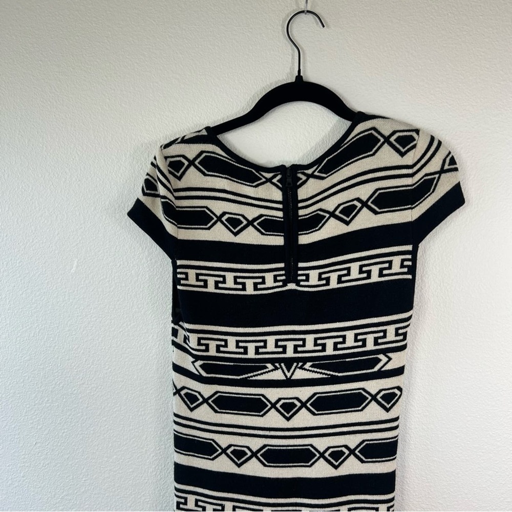 Alice + Olivia Black and White Patterned Dress - Picture 6 of 7